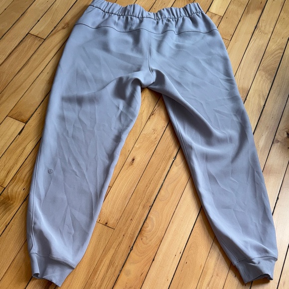 Lululemon on the fly Jogger - Picture 7 of 11